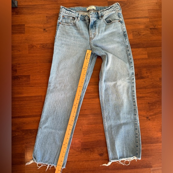 Abercrombie & Fitch the 90’s Straight Mid Rise Jeans - Picture 5 of 7